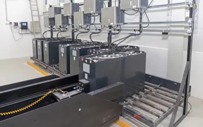 Lithium-Ion vs Lead-Acid Forklift Batteries: Crunching the 3-Shift ROI