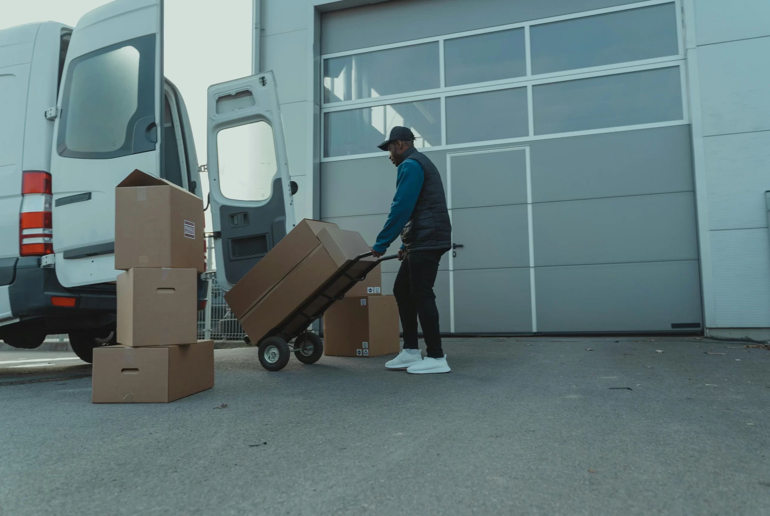 Lithium-Ion Power Pallet Trucks in Dubai