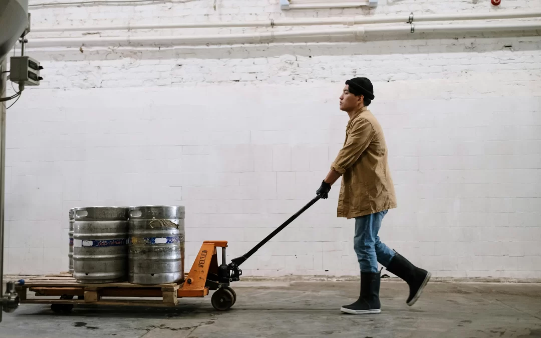 How to Build a 3-Year TCO (Total Cost of Ownership) Model for Pallet Stackers